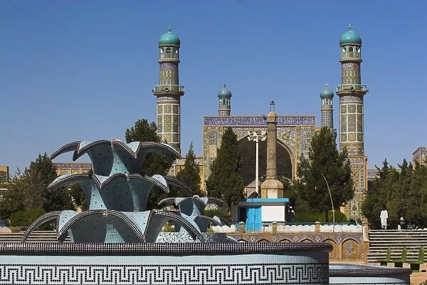 New fountain in front of the Friday Mosque (Masjet-e Jam) (Masjid-e Jam) (Masjid-I-Jami)