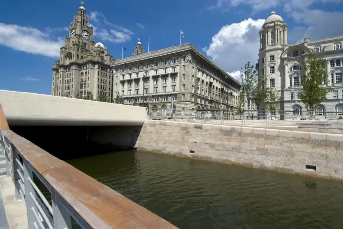Framed Print : The new link between the Leeds and Liverpool canals, in front of the Three Graces Framed Print : The new link between the Leeds and Liverpool canals, in front of the Three Graces