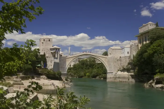 Framed Print : The new Old Bridge over the fast flowing River Neretva, Mostar, Bosnia Framed Print : The new Old Bridge over the fast flowing River Neretva, Mostar, Bosnia