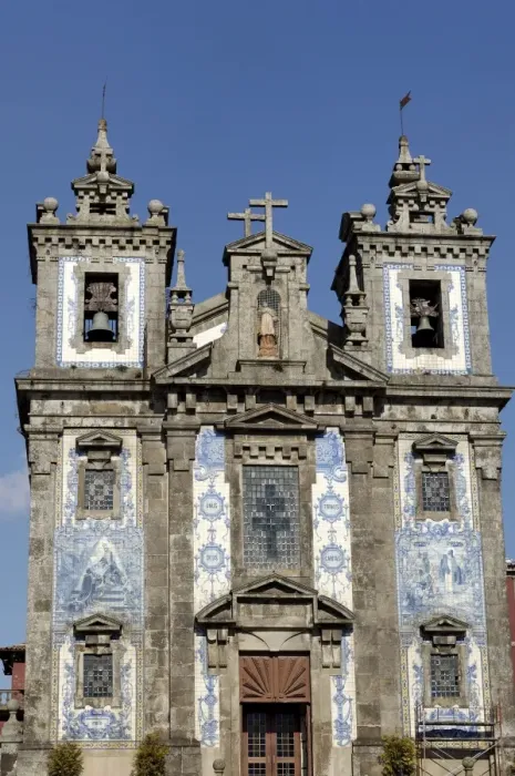Framed Print : The new Sao Ildefonso church, built between 1730 and 1737 decorated with azulejos