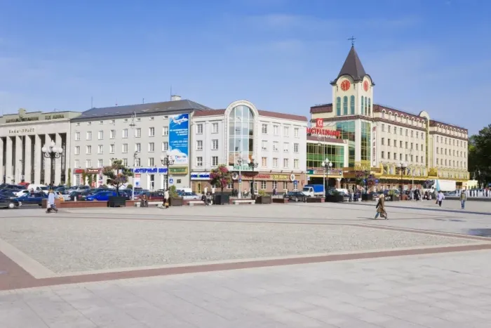 Framed Print : New shopping centre in city centre, Ploshchad Pobedy (Pobedy Square), Kaliningrad Framed Print : New shopping centre in city centre, Ploshchad Pobedy (Pobedy Square), Kaliningrad