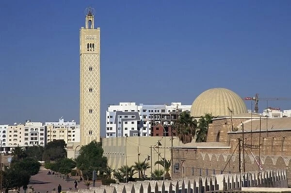The new town and mosque, Sfax, Tunisia, North Africa, Africa