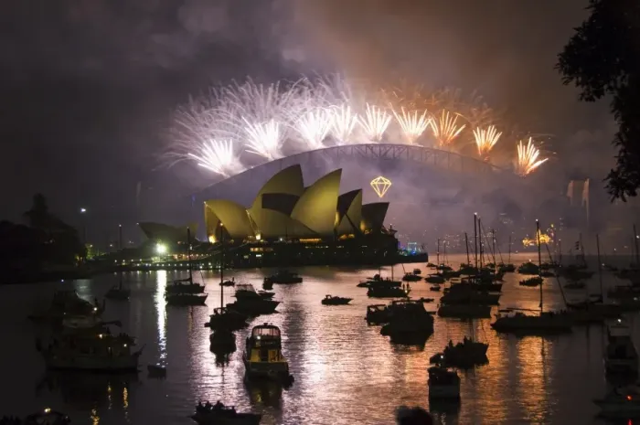 Framed Print : New Years Eve 2006, 75th Diamond Anniversary Firework Celebrations, Opera House Framed Print : New Years Eve 2006, 75th Diamond Anniversary Firework Celebrations, Opera House