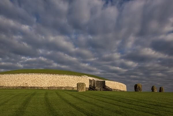 Newgrange, UNESCO World Heritage Site, County Meath, Leinster, Republic of Ireland