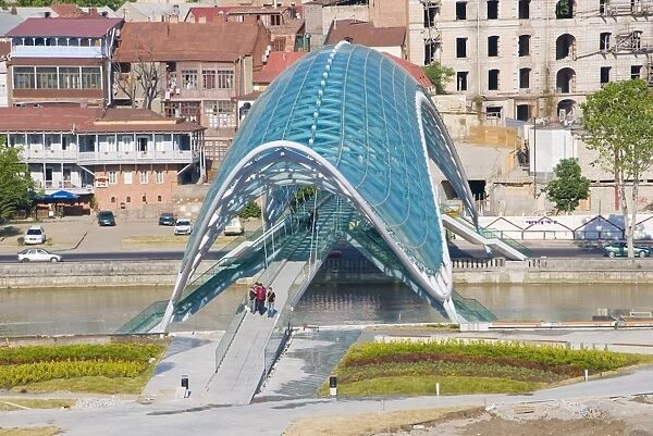 Newly constructed pedestrian bridge, Tiblisi, Georgia, Caucasus, Central Asia, Asia