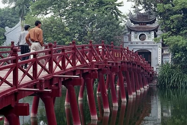 Ngoc Son Temple bridge