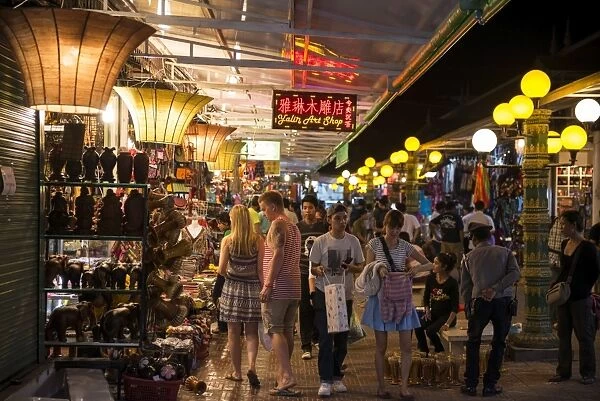 Night market, Siem Reap City, Cambodia, Indochina, Southeast Asia, Asia