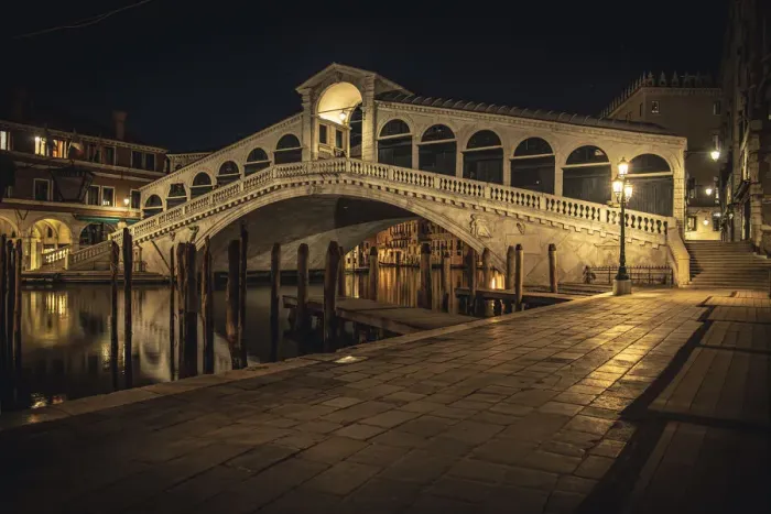Framed Print : Night view of the Rialto Bridge, Grand Canal, Venice, UNESCO World Heritage Site, Veneto, Italy, Europe Framed Print : Night view of the Rialto Bridge, Grand Canal, Venice, UNESCO World Heritage Site, Veneto, Italy, Europe