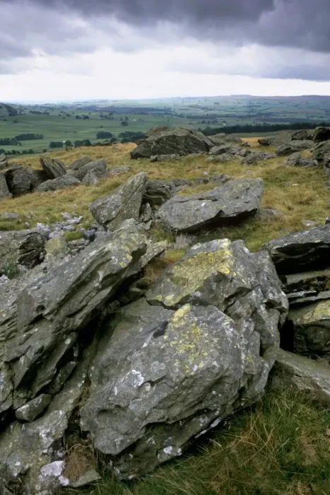 Framed Print : Norber erratics near Austwick, erratic boulders left on limestone pavement by erosion Framed Print : Norber erratics near Austwick, erratic boulders left on limestone pavement by erosion