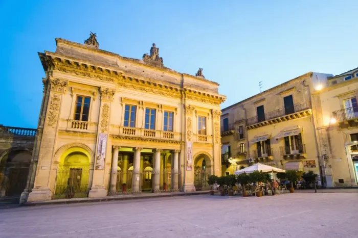 Framed Print : Noto Theatre and cafe at night in Piazza XVI Maggio, Noto, Sicily, Italy, Europe Framed Print : Noto Theatre and cafe at night in Piazza XVI Maggio, Noto, Sicily, Italy, Europe