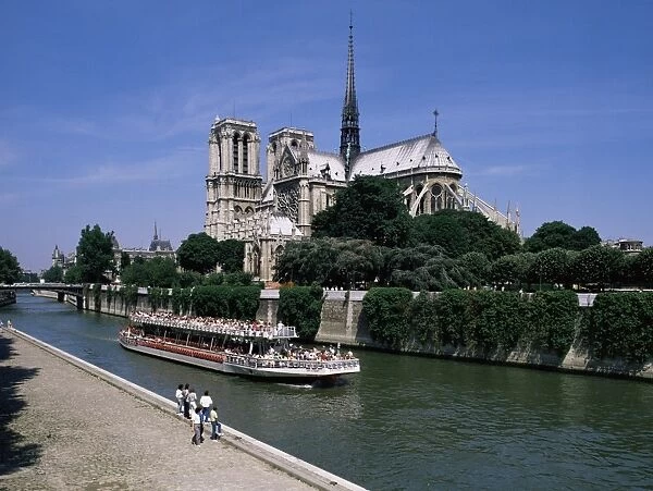 Notre Dame cathedral from Quai de Montebell0, Paris, France, Europe