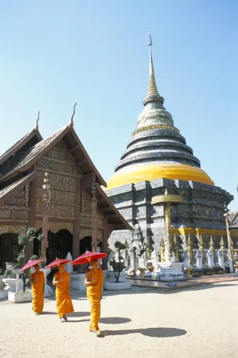 Framed Print : Novice monks and Wat Phra That Lampang Luang