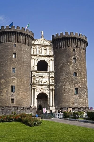 Nuovo Castle