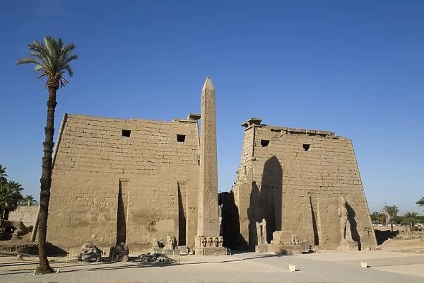 Obelisk, 25 meters high in front of plyon 65 meters wide, Luxor Temple, Luxor, Thebes