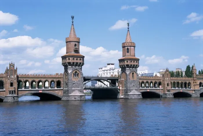 Framed Print : Oberbaum Bridge and river Spree Framed Print : Oberbaum Bridge and river Spree