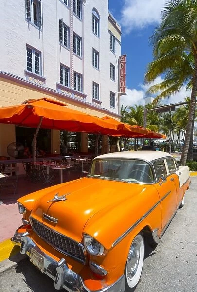 Ocean Drive and Art Deco architecture and classic vintage car, Miami Beach, Miami