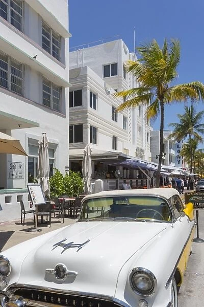 Ocean Drive, classic American car and Art Deco architecture, Miami Beach, Miami, Florida