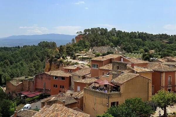 The ochre coloured town of Roussillon, Parc Naturel Regional du Luberon