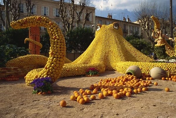 Octopus sculpture for the Lemons and Oranges Festival, Menton, Provence, France, Europe