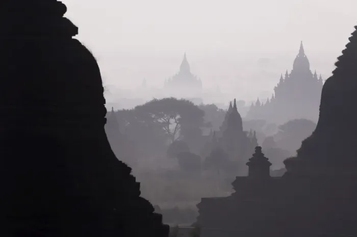 Framed Print : Old Bagan, Bagan (Pagan), Myanmar (Burma), Asia Framed Print : Old Bagan, Bagan (Pagan), Myanmar (Burma), Asia