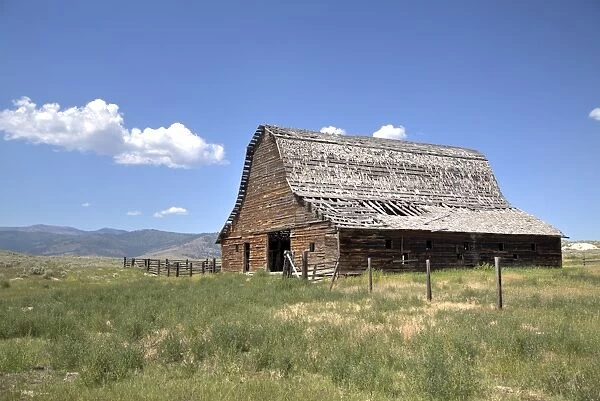 Old barn dating from approx 1890s, west of Glacier National Park, Montana, United States of America, North America