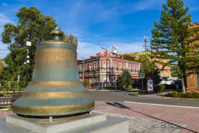 Framed Print : Old bell in front of Historic buildings, Minusinsk, Krasnoyarsk Krai, Russia, Eurasia Framed Print : Old bell in front of Historic buildings, Minusinsk, Krasnoyarsk Krai, Russia, Eurasia