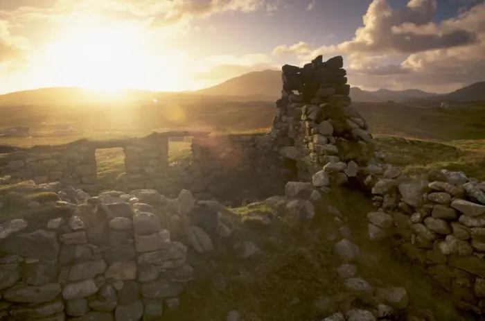 Framed Print : Old blackhouse ruin near Timsgarry (Timsgearraidh) at sunset Framed Print : Old blackhouse ruin near Timsgarry (Timsgearraidh) at sunset