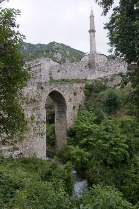 Framed Print : Old bridge in front of the medieval Castle with minaret, Travnik, Bosnia-Herzegovina Framed Print : Old bridge in front of the medieval Castle with minaret, Travnik, Bosnia-Herzegovina