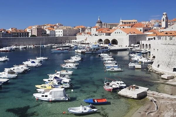 Old harbour and old town, UNESCO World Heritage Site, Dubrovnik, Dalmatia, Croatia, Europe