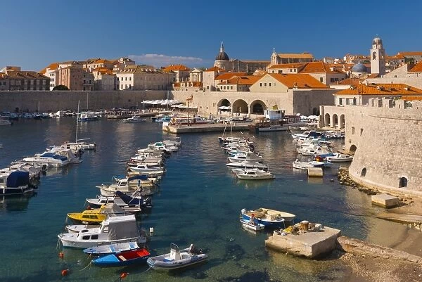 Old Harbour and Town (Stari Grad), UNESCO World Heritage Site, Dubrovnik, Dalmatia, Croatia, Europe
