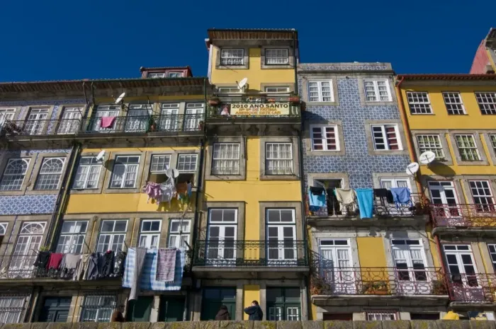 Framed Print : Old houses in the old town of Oporto, UNESCO World Heritage Site, Portugal, Europe