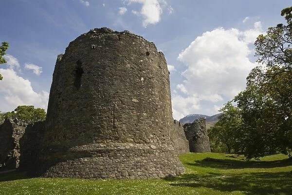 Old Inverlochy Castle and Ben Nevis, Inverlochy, Fort William, Lochaber, Scotland, United Kingdom, Europe