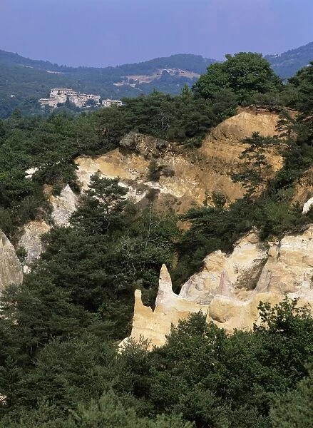 Old ochre mines, near Roussillon, Colorado de Rustrel, Alpes-de-Haute-Provence