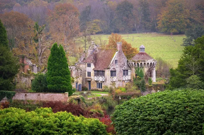 Framed Print : Old Scotney Castle in the autumn, Kent, England, United Kingdom Framed Print : Old Scotney Castle in the autumn, Kent, England, United Kingdom