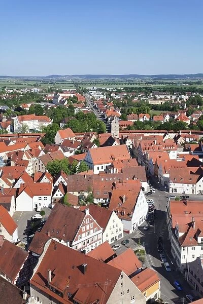 Old town with Reimlinger Tor Gate, Nordlingen, Romantic Road, Bavarian Swabia, Bavaria, Germany, Europe