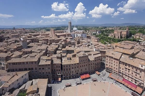 Old town with Santa Maria Assunta Cathedral and Piazza del Campo, Siena, UNESCO World Heritage Site