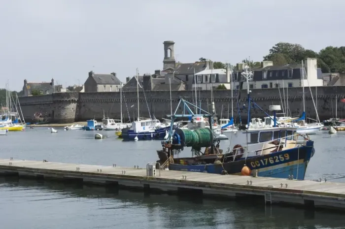 Framed Print : The old walled town of Concarneau seen from the fishing harbour, Southern Finistere