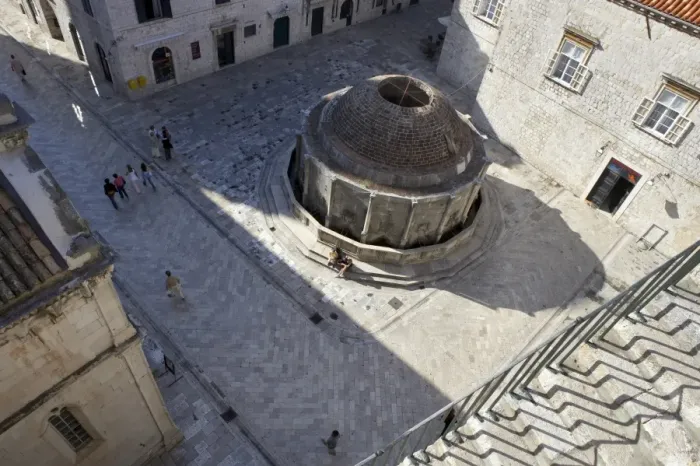Framed Print : Onofrios Big Fountain, in the Stradun (main street), Dubrovnik, Dalmatia Framed Print : Onofrios Big Fountain, in the Stradun (main street), Dubrovnik, Dalmatia