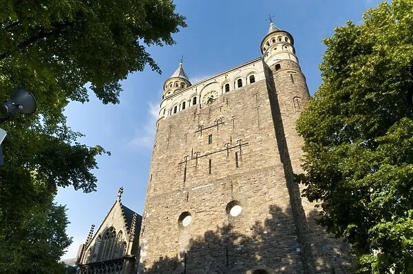 Onze Lieve Vrouwebasiliek basilica, Mstricht, Limburg, The Netherlands, Europe