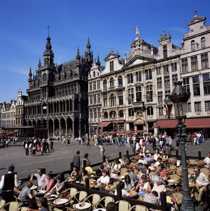 Framed Print : Open air cafes, Grand Place, UNESCO World Heritage Site, Brussels, Belgium, Europe Framed Print : Open air cafes, Grand Place, UNESCO World Heritage Site, Brussels, Belgium, Europe
