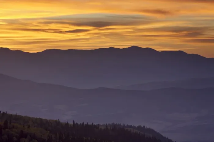 Framed Print : Orange clouds at sunset over layered mountains, Manti-La Sal National Forest Framed Print : Orange clouds at sunset over layered mountains, Manti-La Sal National Forest