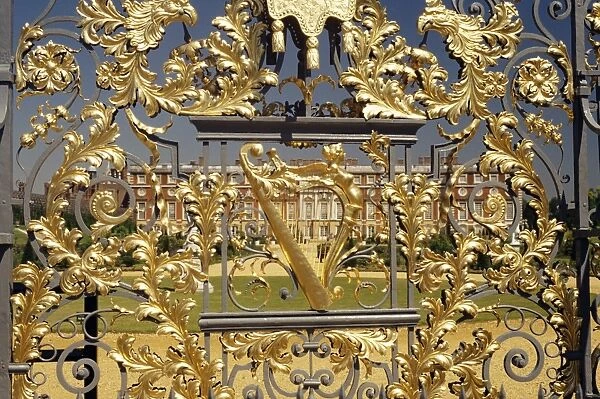 Ornate gate, Hampton Court Palace, Greater London, England, United Kingdom, Europe