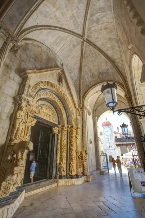 Framed Print : Ornately carved Portal entrance of the Cathedral of St. Lawrence, Stari Grad (Old town), Trogir, Dalmatia, Croatia, Europe Framed Print : Ornately carved Portal entrance of the Cathedral of St. Lawrence, Stari Grad (Old town), Trogir, Dalmatia, Croatia, Europe