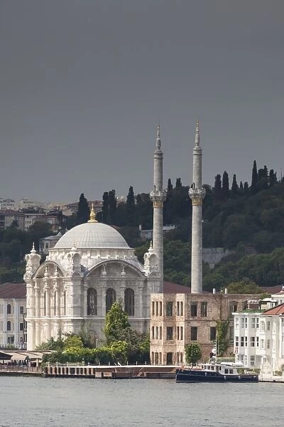 Ortakoy Mecidiye Mosque, Baroque mosque ordered by Sultan Abdul Mecit I, Ortakoy, from the Bosphorus Strait, Istanbul, Turkey, Europe