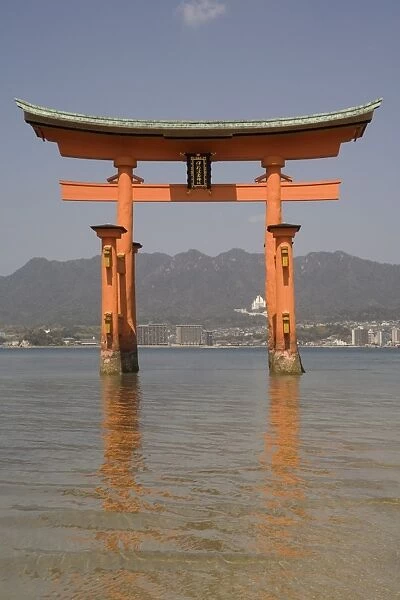 Otorii gate, Itsukushima shrine, Miyajima, UNESCO World Heritage Site, Japan, Asia