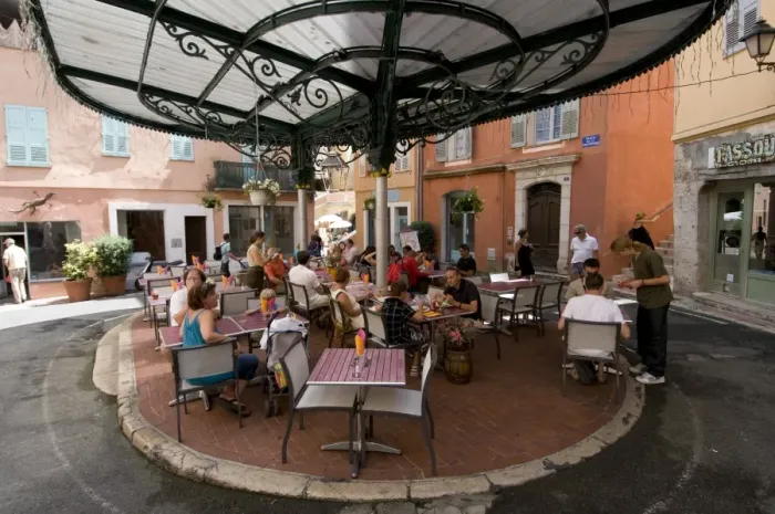 Framed Print : Outdoor caf??