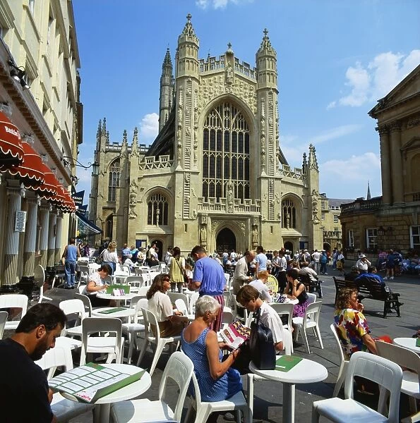 Outdoor cafe in front of Bath Abbey, Bath, Avon, England, United Kingdom, Europe