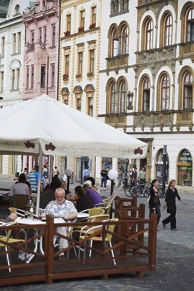 Outdoor cafe in Upper Square (Horni Namesti), Olomouc, Moravia, Czech Republic, Europe
