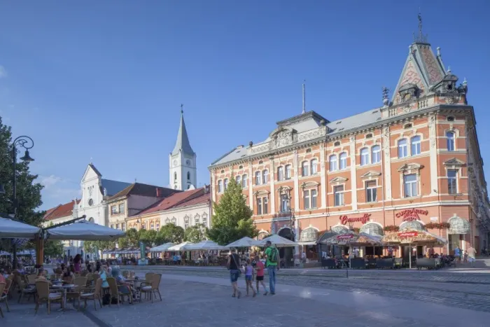 Framed Print : Outdoor cafes in Hlavne Nam (Main Square), Kosice, Kosice Region, Slovakia, Europe Framed Print : Outdoor cafes in Hlavne Nam (Main Square), Kosice, Kosice Region, Slovakia, Europe