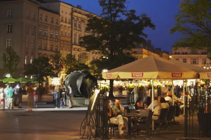 Framed Print : Outdoor cafes in Main Market Square (Rynek Glowny) at dusk, Krakow, Poland, Europe Framed Print : Outdoor cafes in Main Market Square (Rynek Glowny) at dusk, Krakow, Poland, Europe